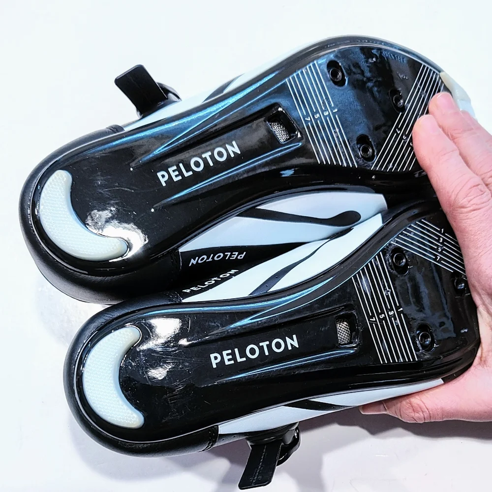 Peloton Cycling Shoes Womens US 7 EU 38 Black Spin Bike Indoor (No Cleats)